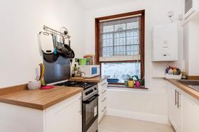 1 bedroom Flat for s...